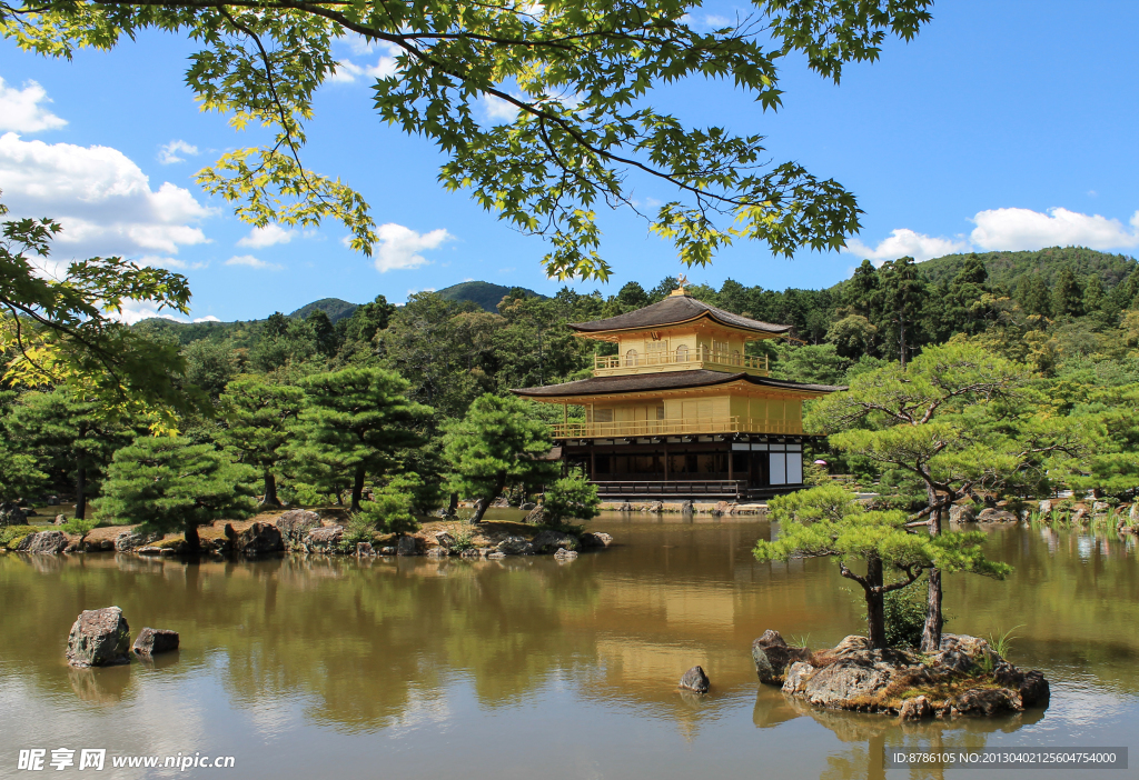 鹿苑寺