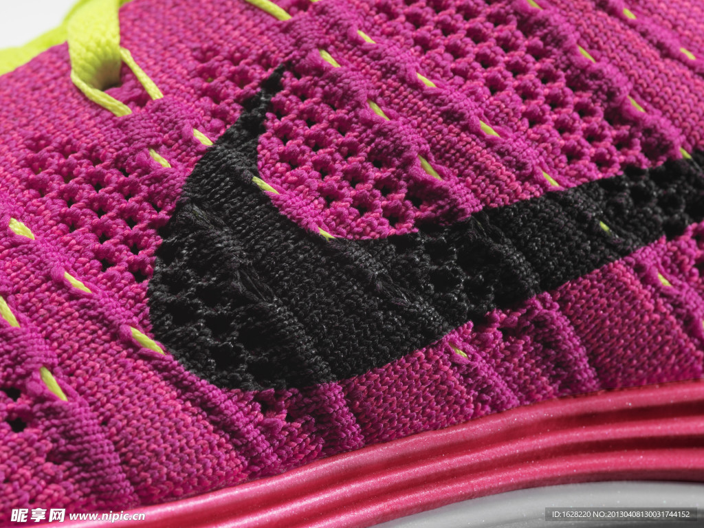 NIKE 跑步鞋