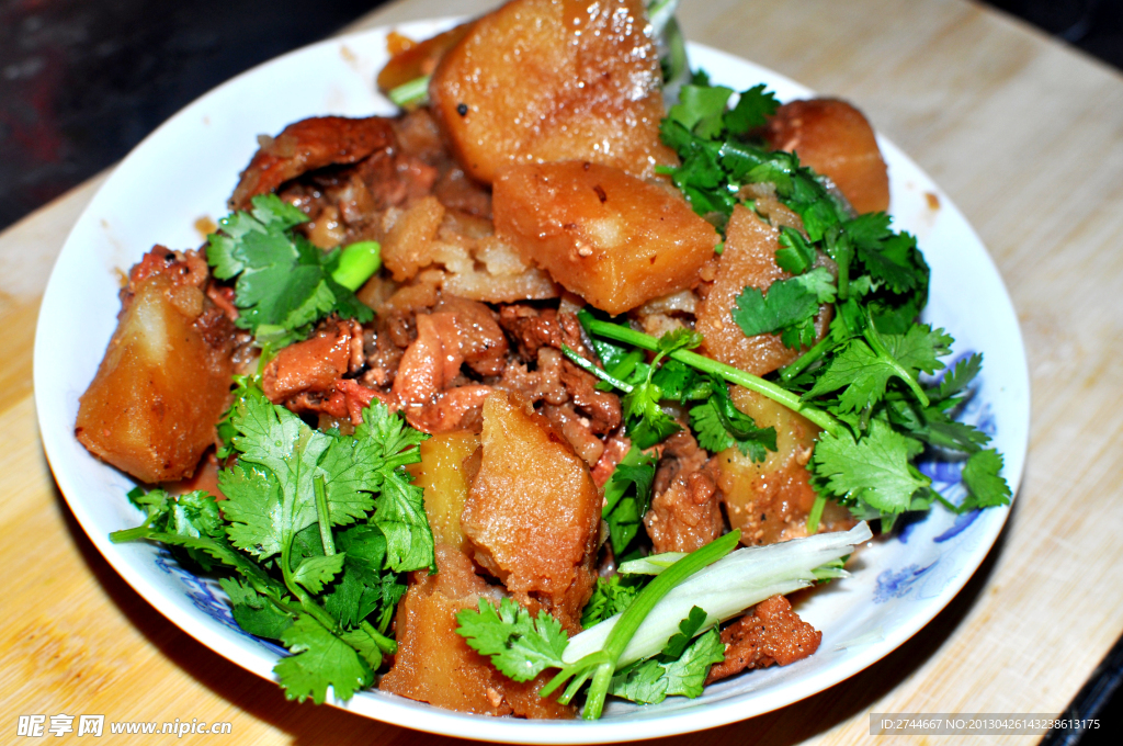 土豆燜肉