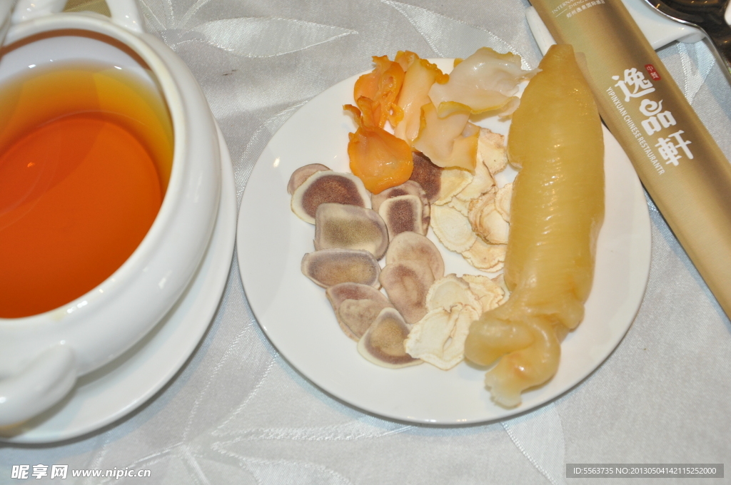 參茸燉花膠響螺