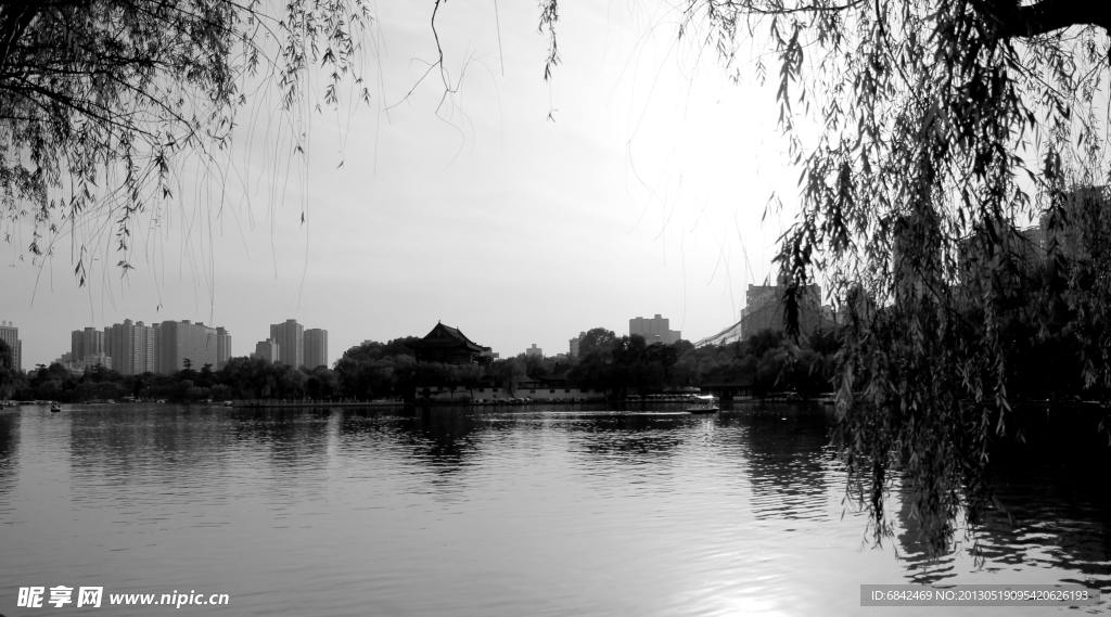 黃昏湖色