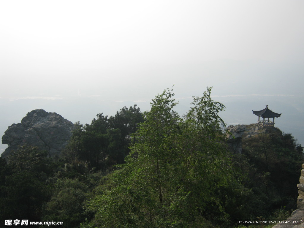 木蘭山頂遠(yuǎn)眺