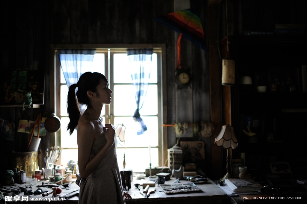 時尚美女連衣裙
