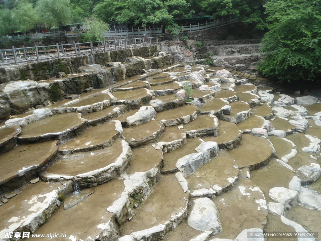 堤壩