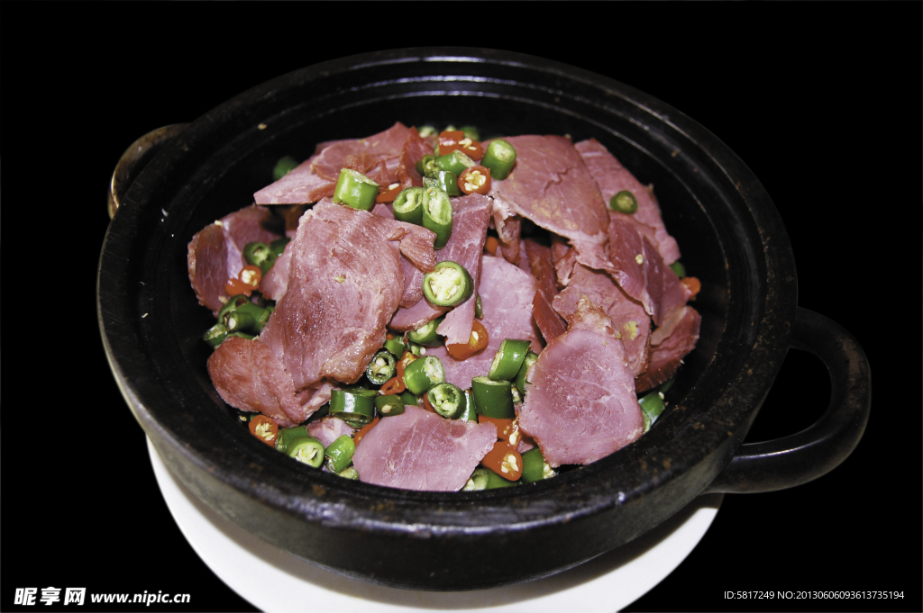 鹵牛肉下鍋