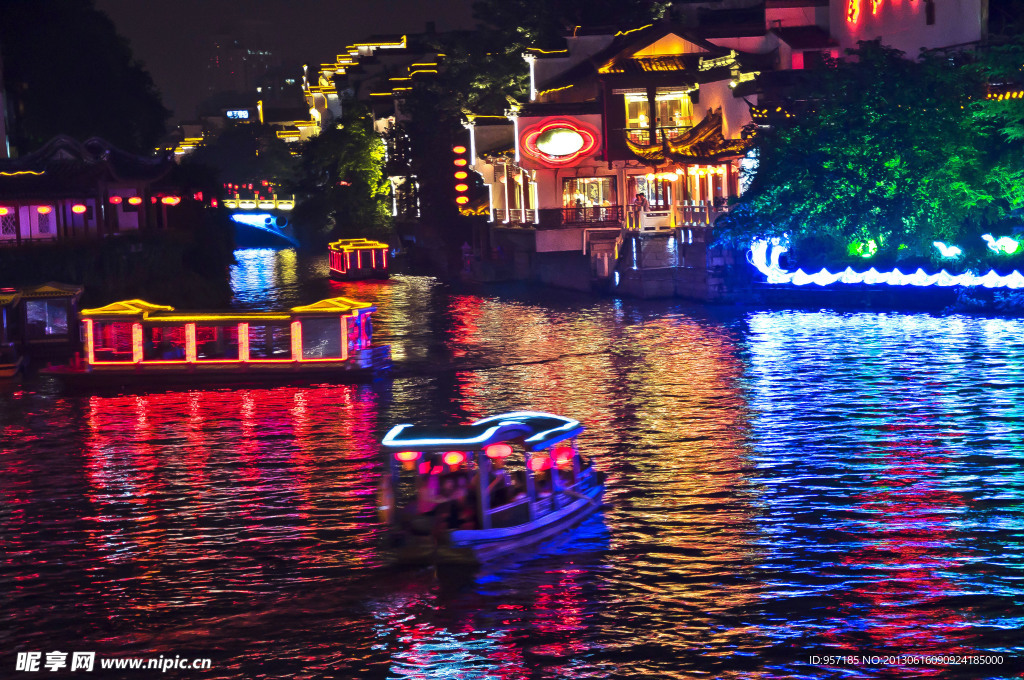 建筑夜景