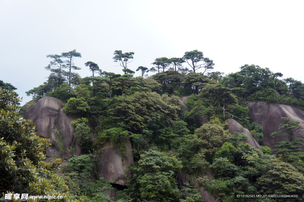 奇峰怪石好風景