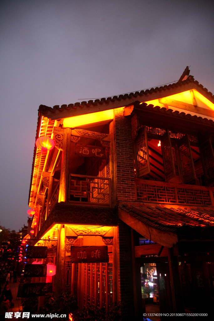 臺兒莊夜景