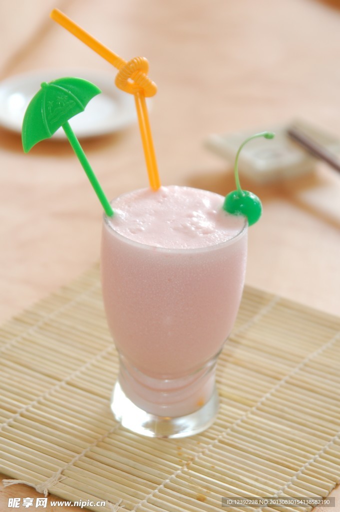 草莓奶昔 冷飲