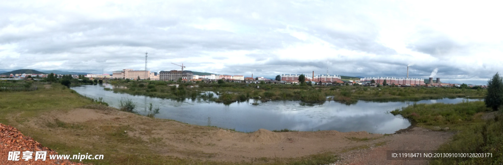 夏日根河壩北全景