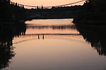 黃昏下的吊橋