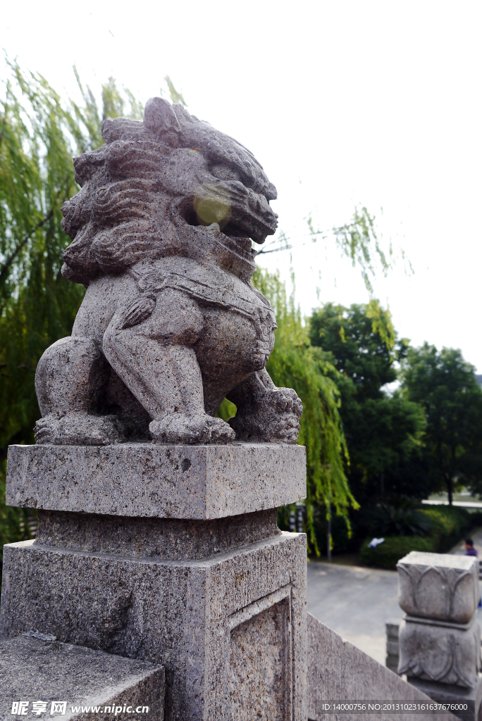 稽山公園小橋石獅