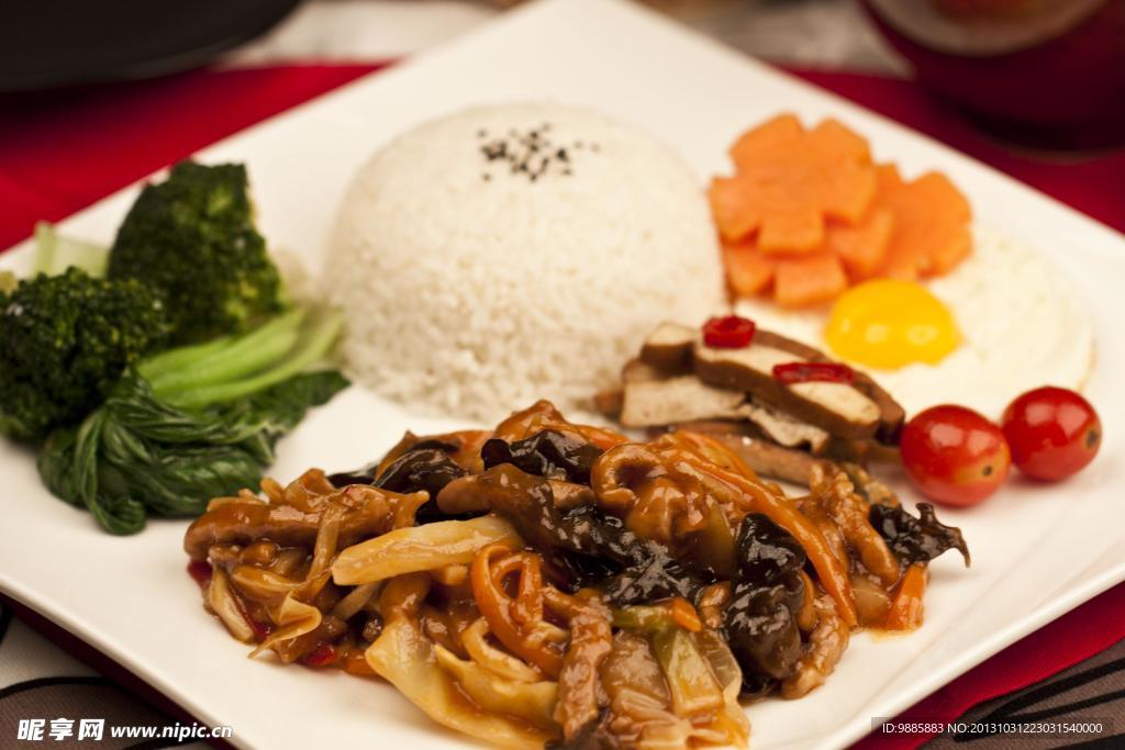 魚香肉絲飯