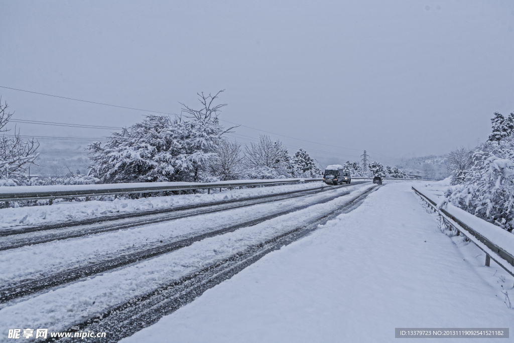 積雪 公路