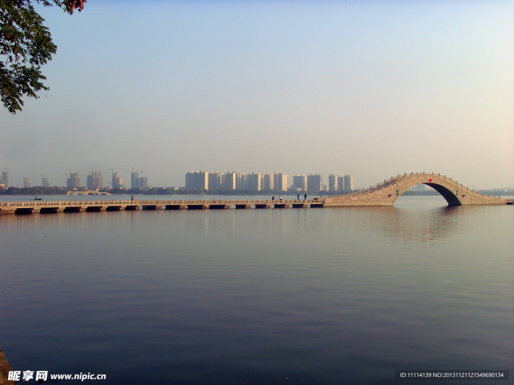 湖畔風景