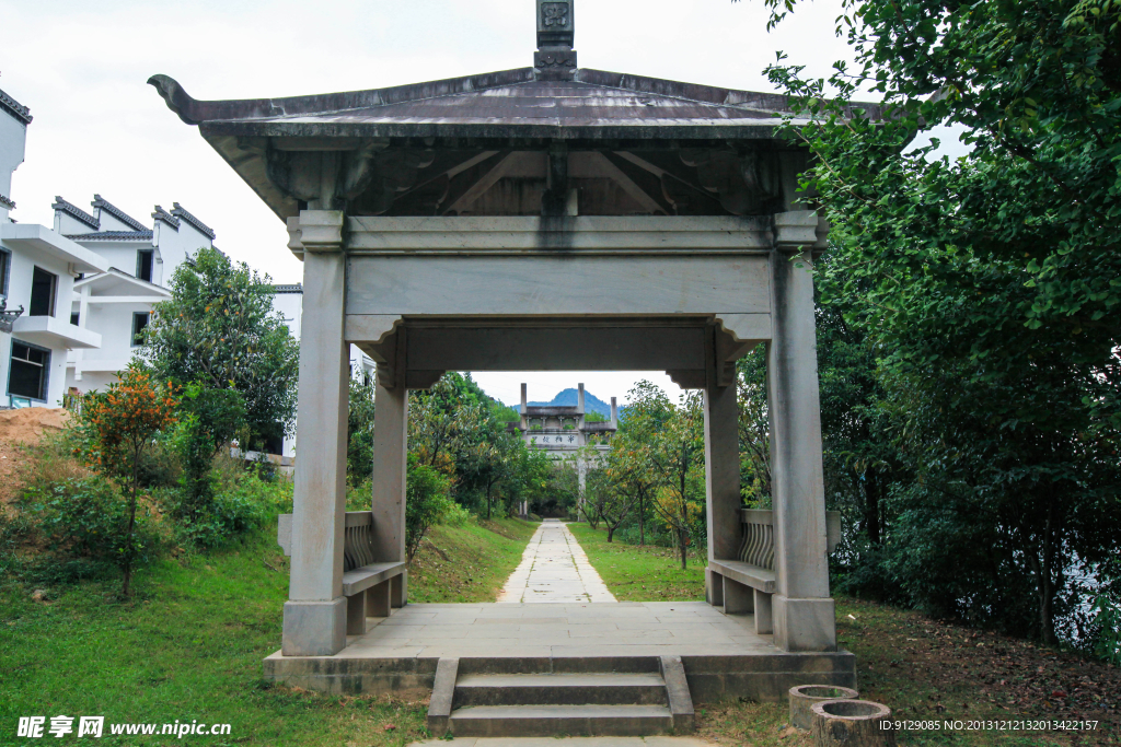 雄村