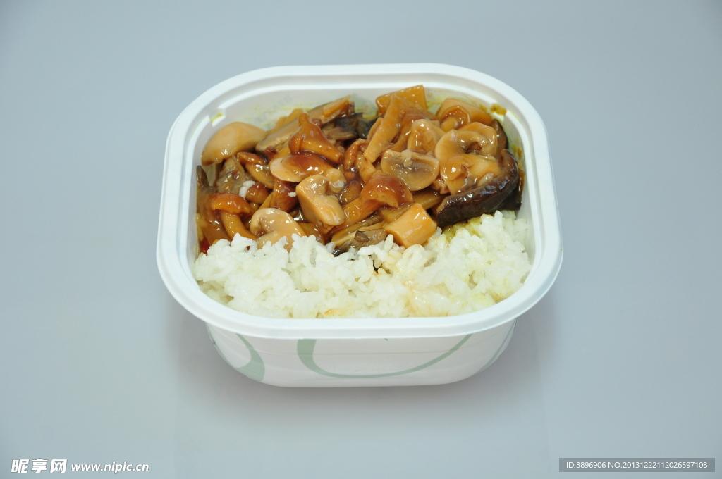 蘑菇蓋飯