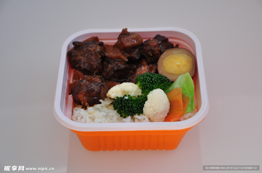 排骨蓋飯