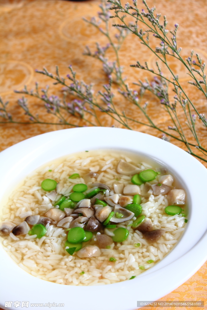 上湯菜粒泡飯