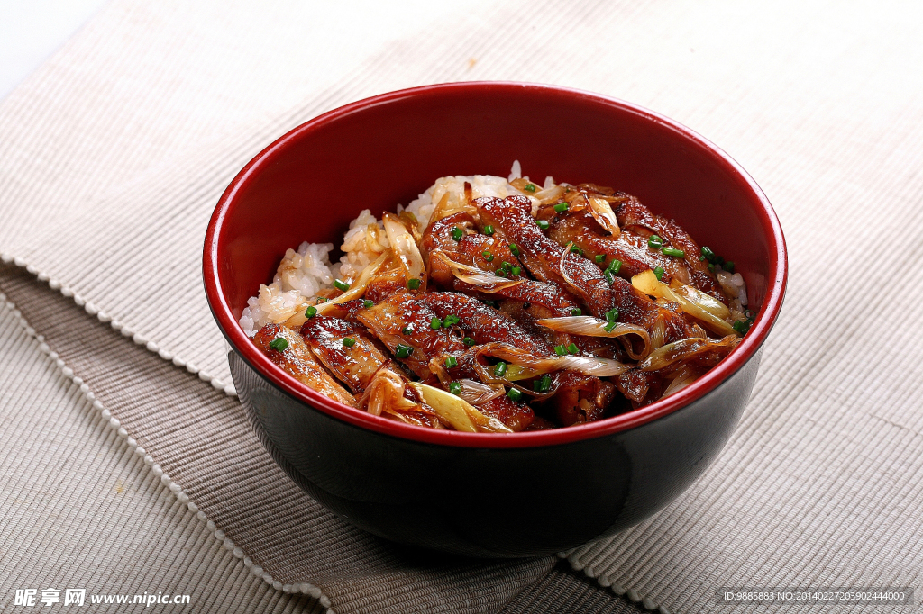 蔥香雞肉飯