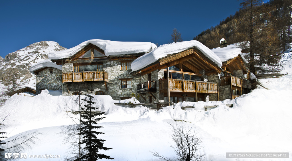 雪山 木屋
