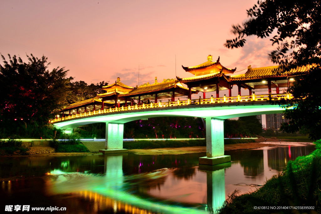 龍園回龍橋夜景