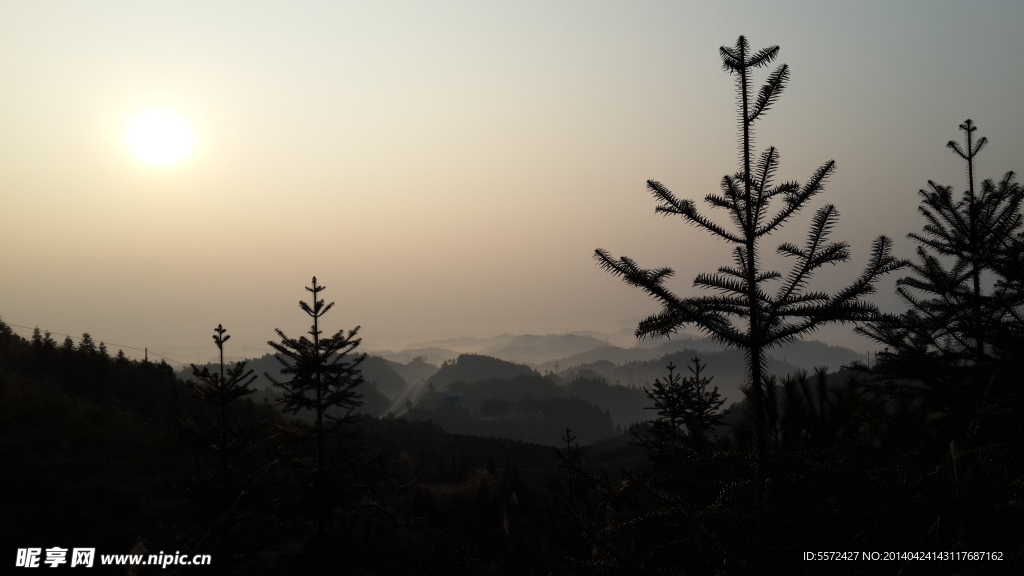 層云層山