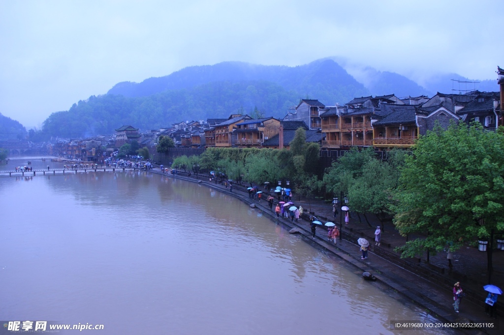 煙雨鳳凰