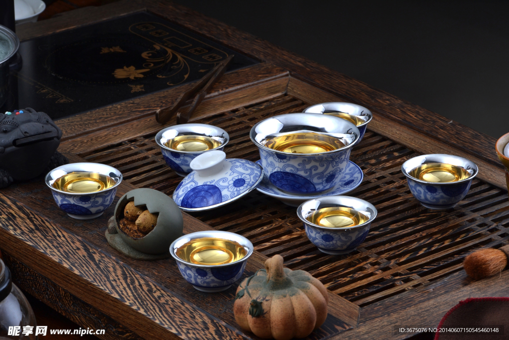 瓷銀茶具