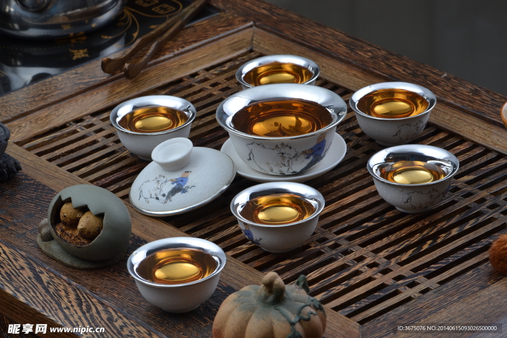 瓷銀茶具