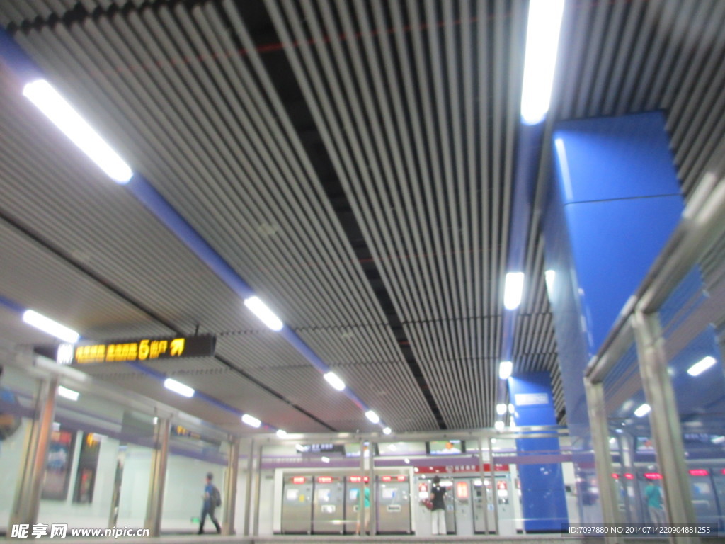 上海地铁站 铝装饰