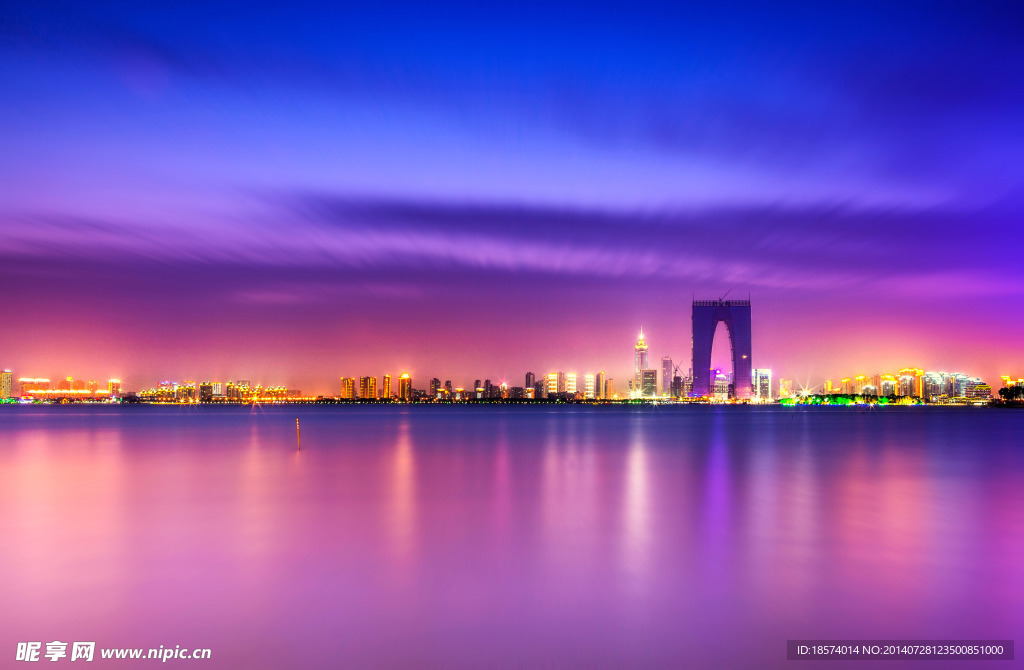 夜景商業(yè)大廈