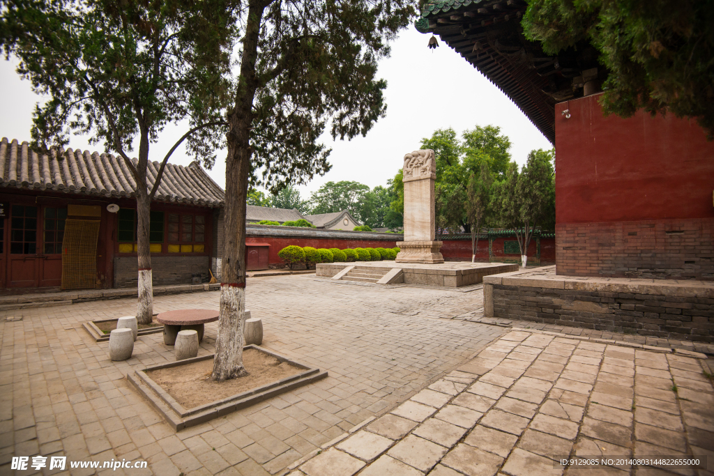 隆興寺