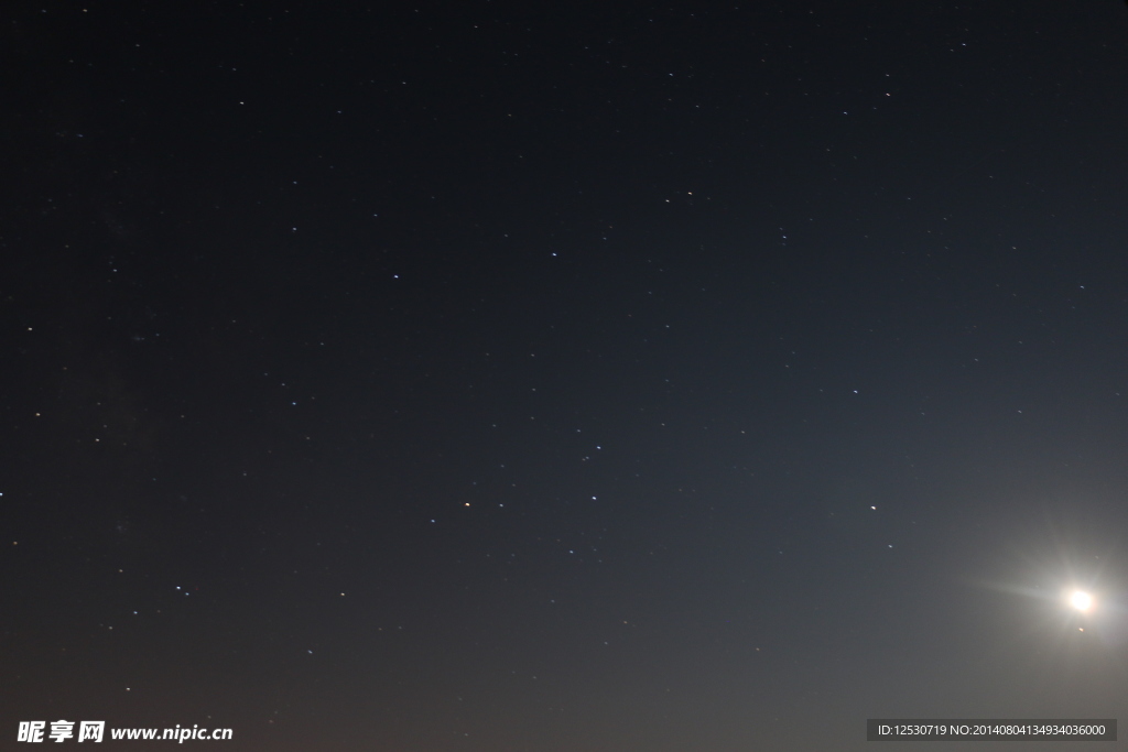 月光夜空