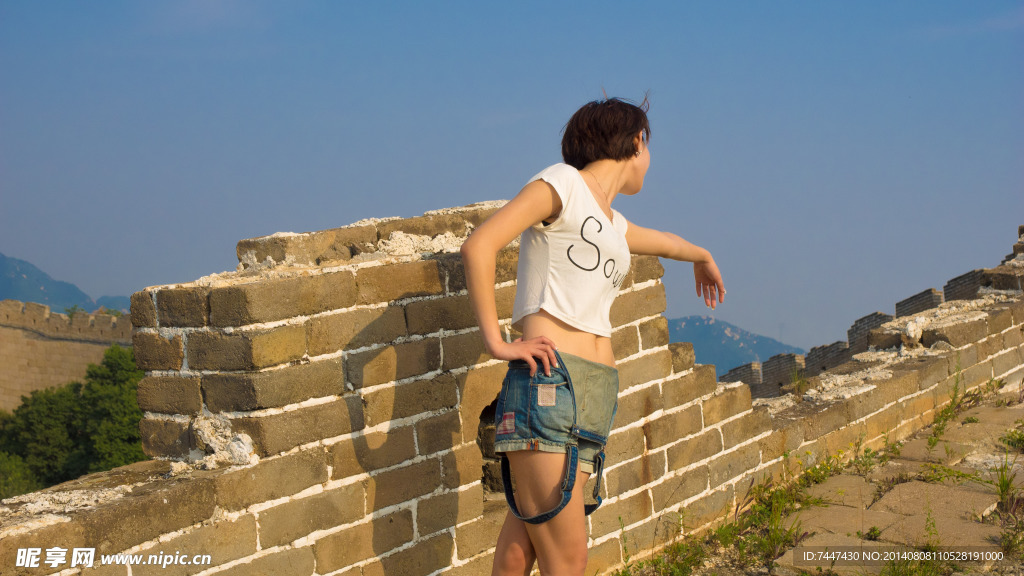 短發(fā)美女