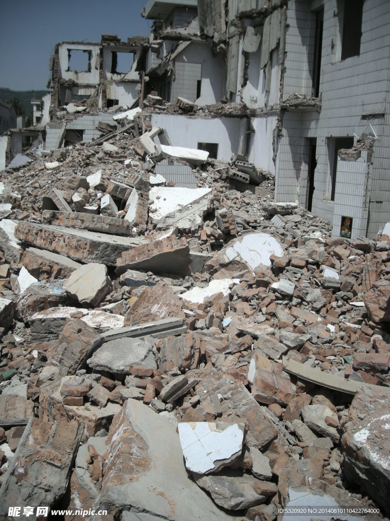地震后的房屋