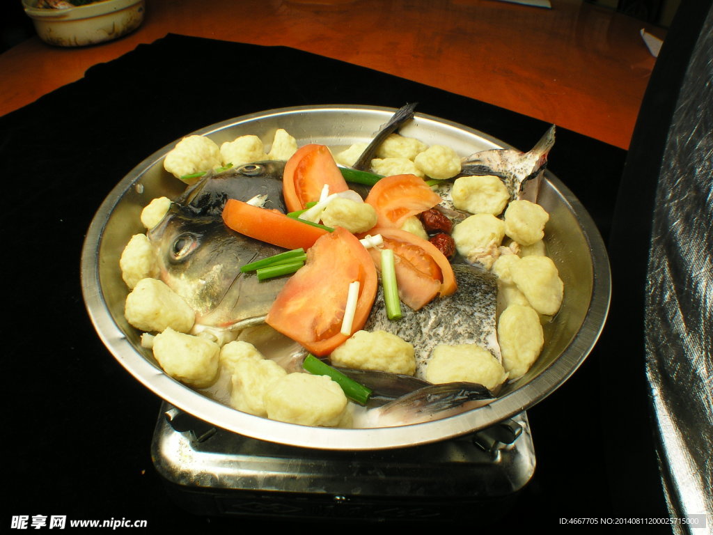 魚頭丸子火鍋