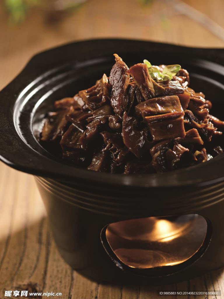 腩肉燉春筍