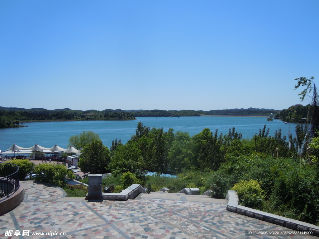湖邊風景