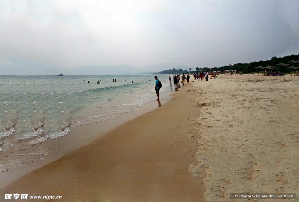 海浪沙灘