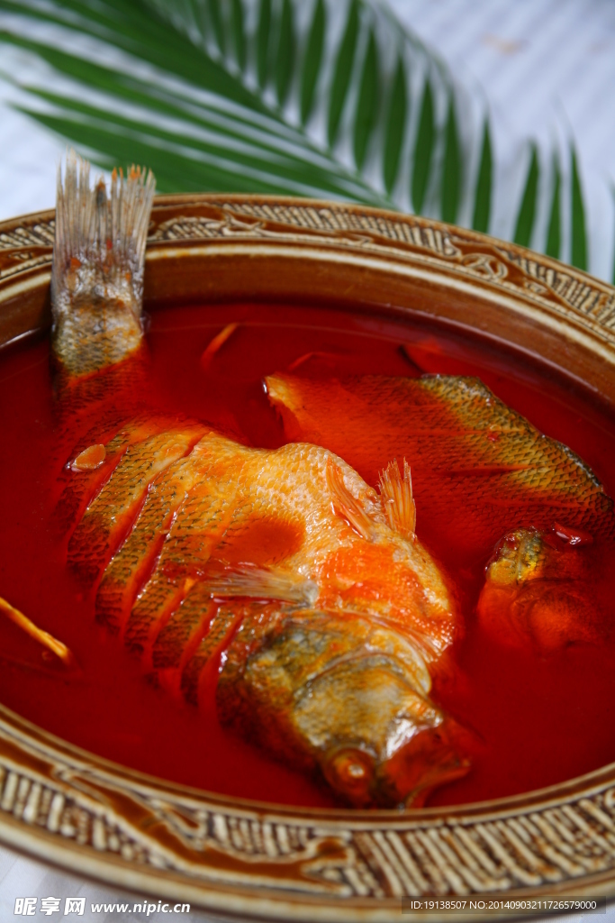 水煮紅湯鱸魚