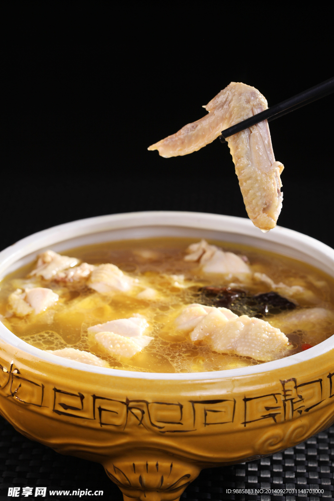 燜罐土雞湯