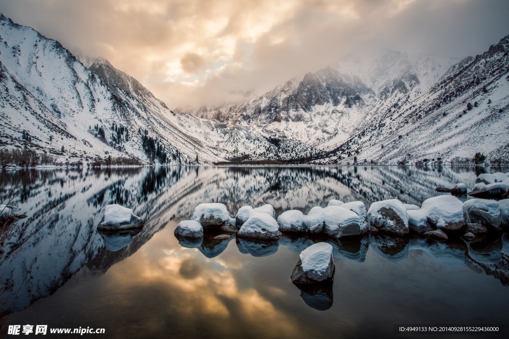 雪山自然風景