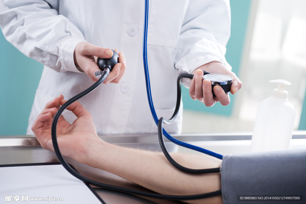 医生量血压