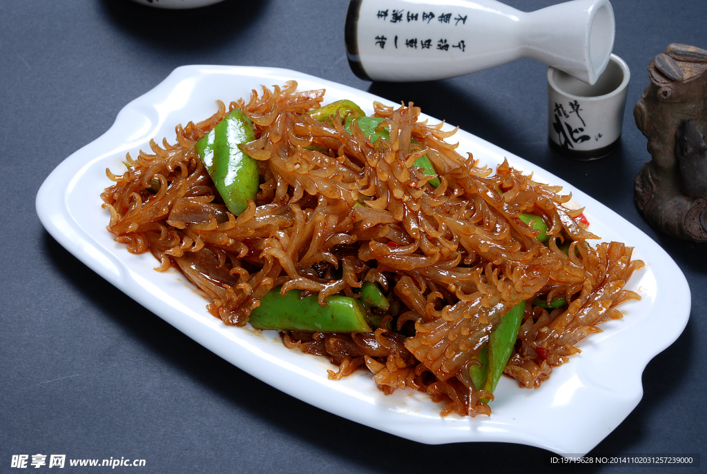 肉皮花炒尖椒