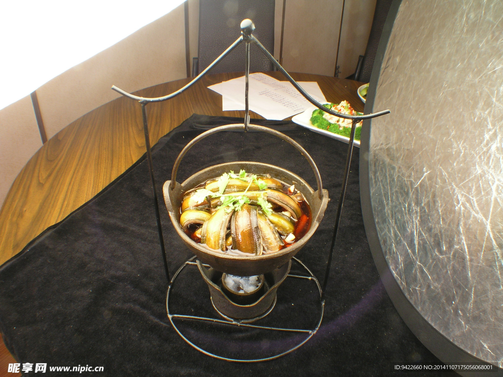 吊鍋茶樹菇爽鱔片