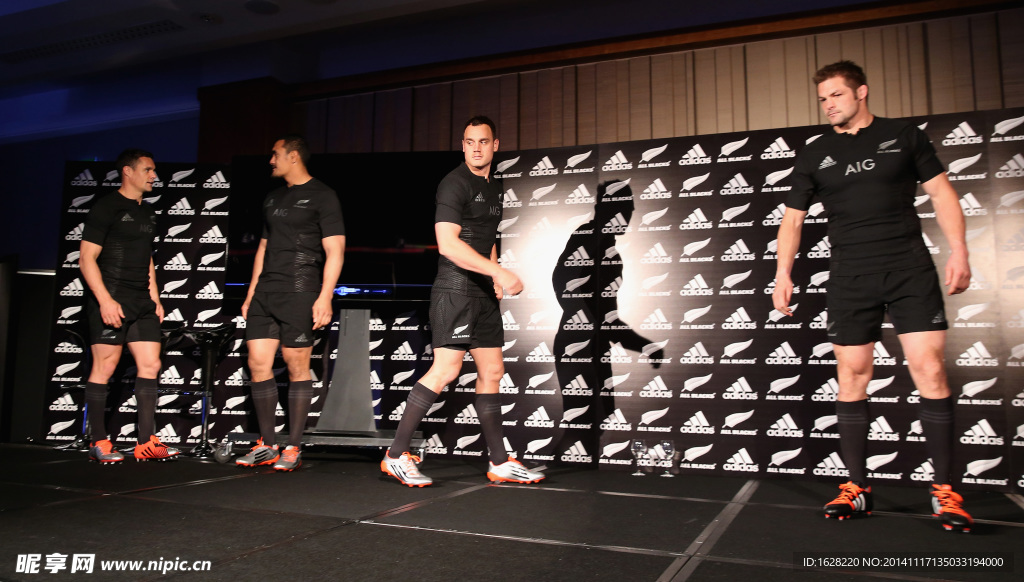 ADIDAS 橄欖球