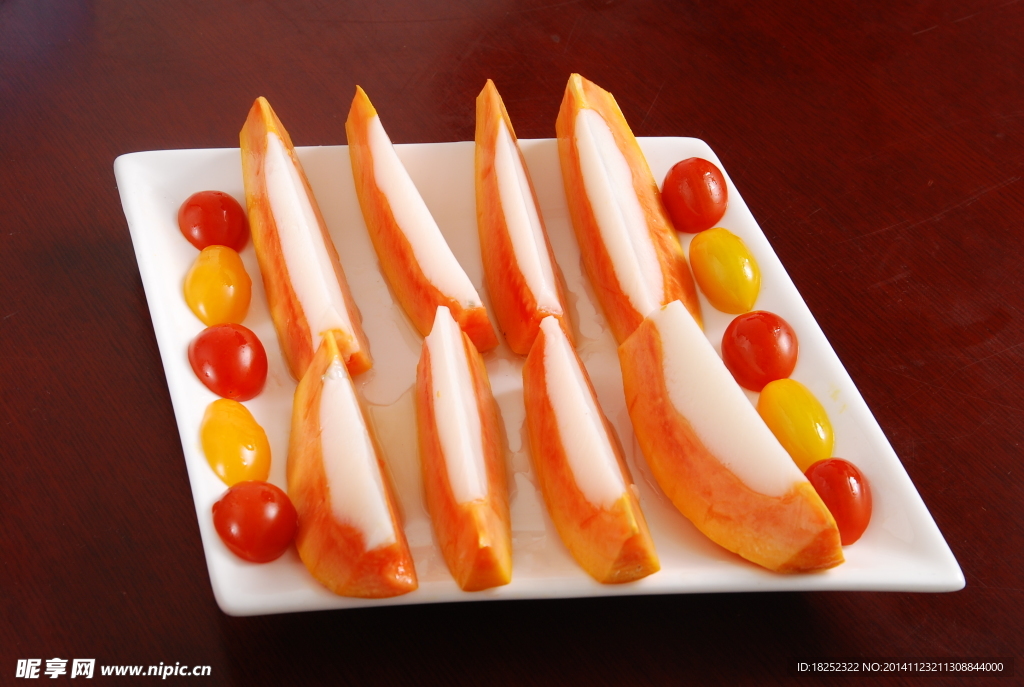 冰鎮(zhèn)鮮奶木瓜