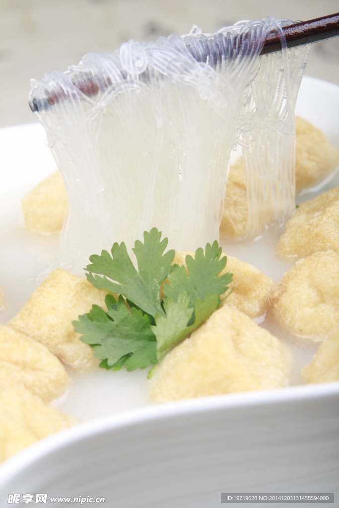 油豆腐粉絲湯