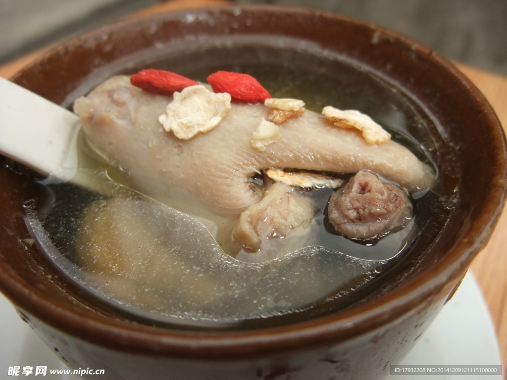 乳鴿營養(yǎng)湯